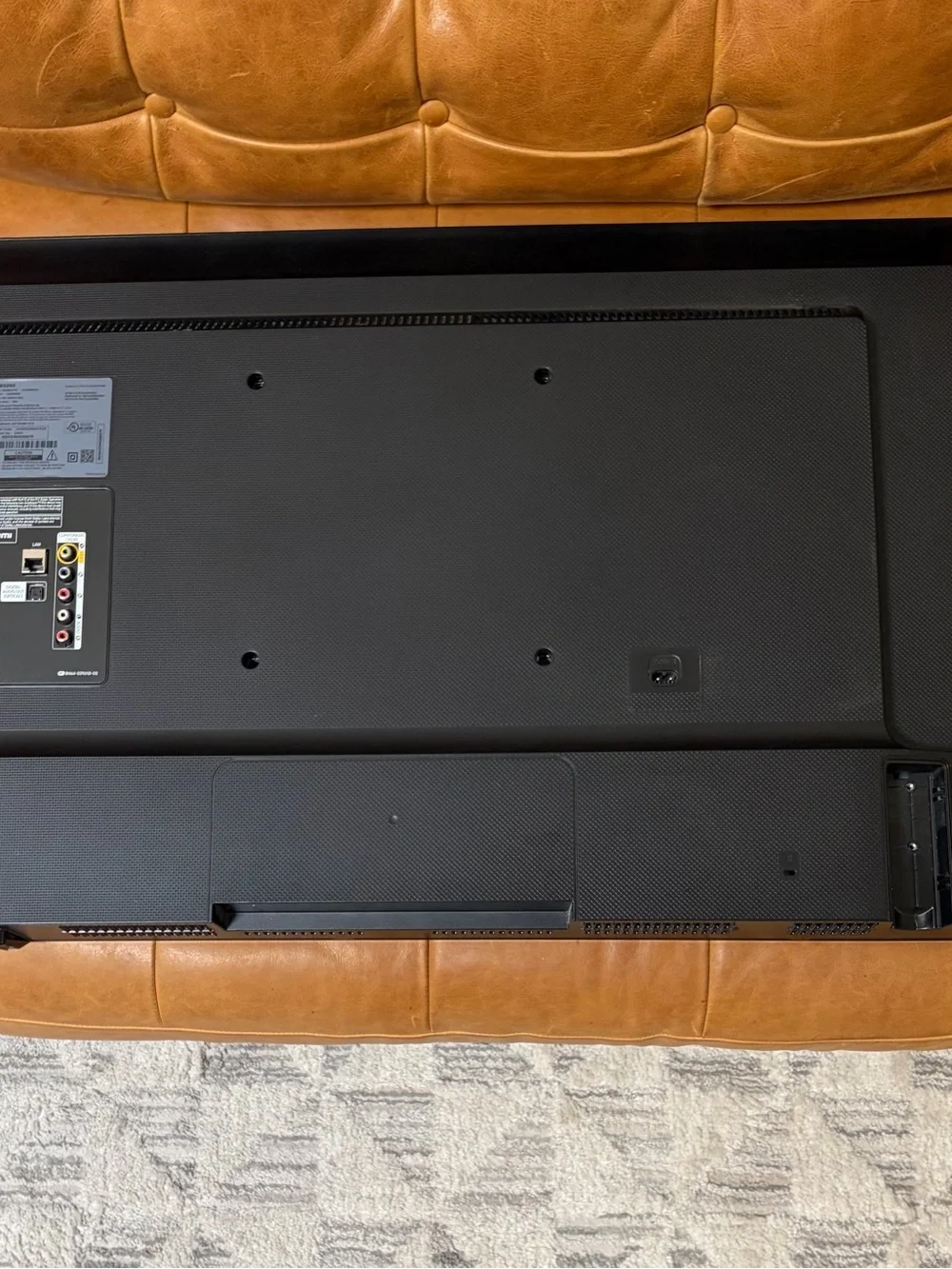 Samsung 40 inch UN40N5200AF Working w/ Remote, Legs, Power Cord, Manual